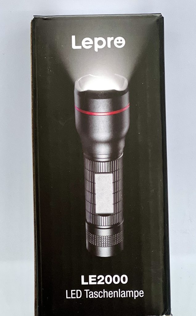 Lepro LE2000 Taschenlampe in der Verpackung