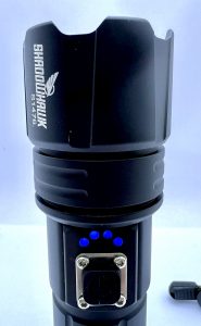Shadowhawk DE-FR-S1476 TaschenlampeL ade- und Batterieanzeige