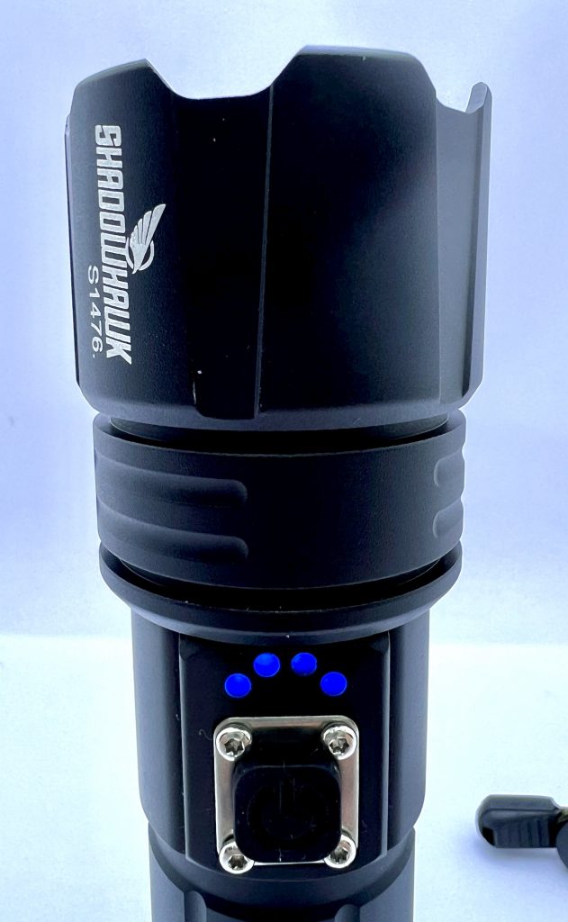 Shadowhawk DE-FR-S1476 TaschenlampeL ade- und Batterieanzeige