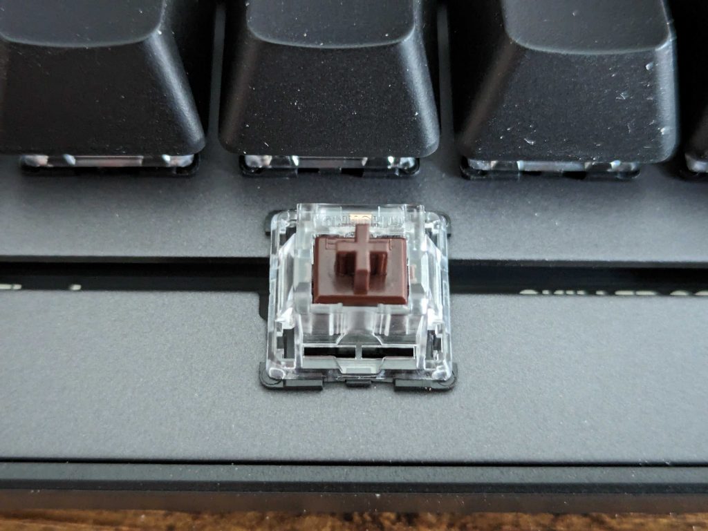 Leertaste der Sharkoon Skiller SGK20 Gaming-Tastatur ohne Tastenkappe und RGB-Beleuchtung