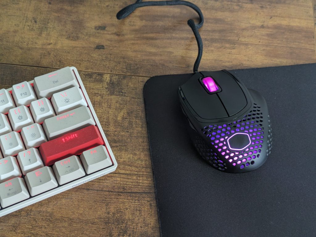 Titelbild der Cooler Master MM720 Gaming-Maus