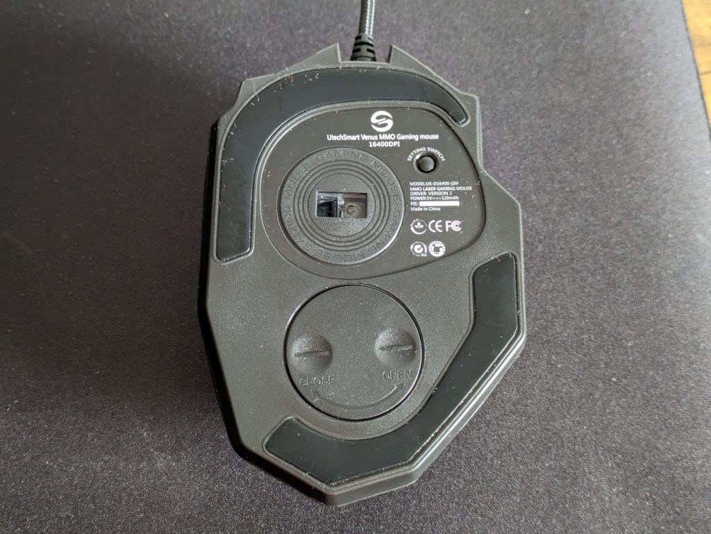 UtechSmart Venus Gaming-Maus von unten