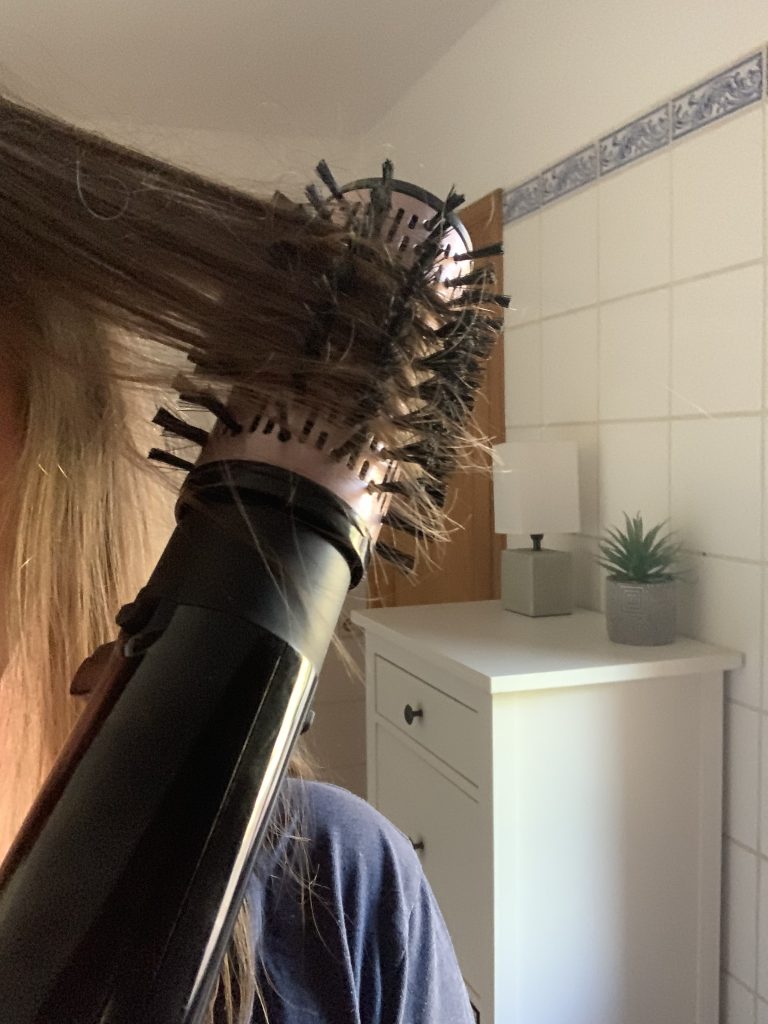 BaByliss AS200E Warmluftbürste während der Verwendung
