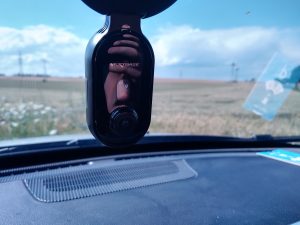 Nextbase-IQ-Dashcam-montiert-in-der-Nahansicht
