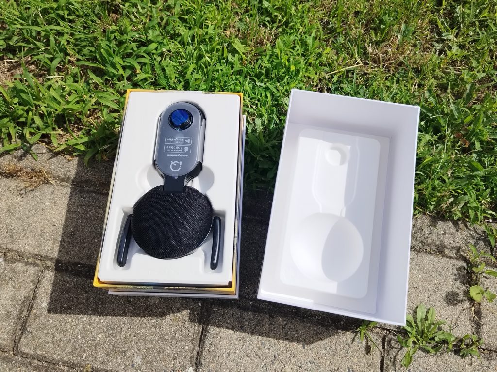 Verpackung-der-Nextbase-IQ-Dashcam-geoeffnet