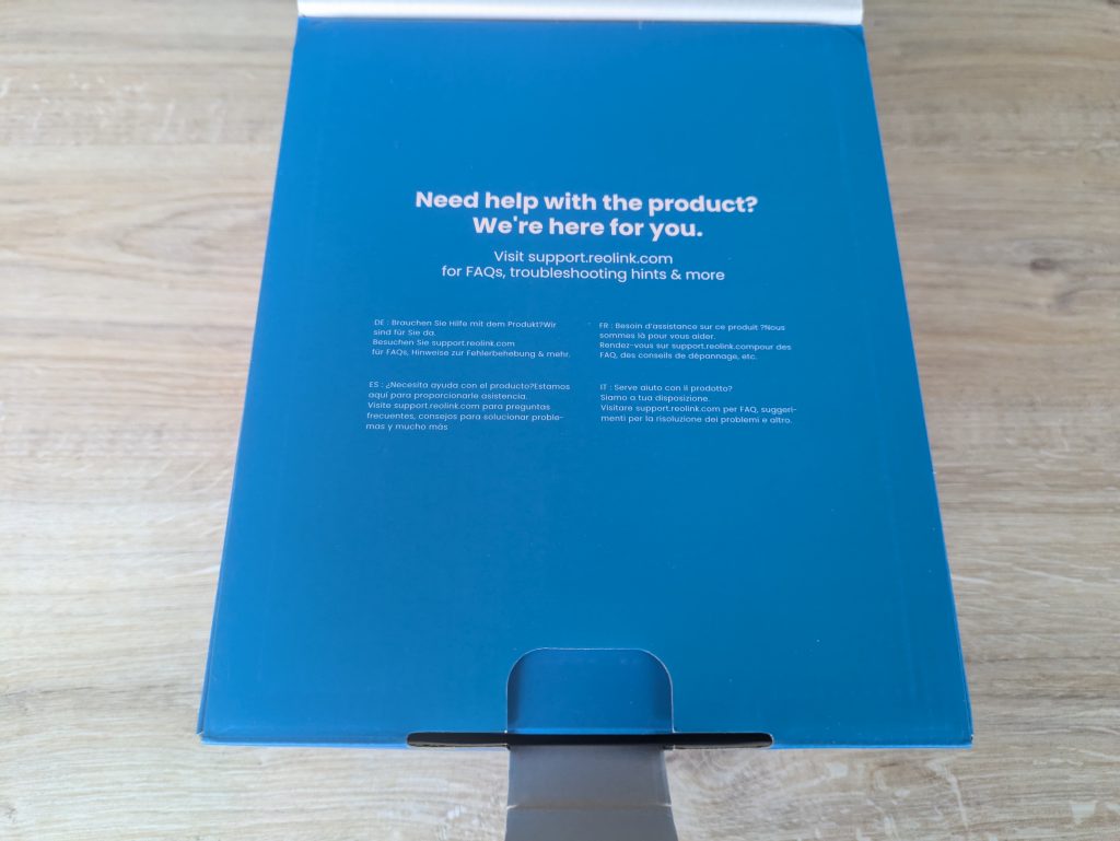 Verpackung der Reolink Argus 4 Pro+ Überwachungskamera teilweise geöffnet