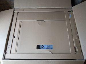 Char-Broil Evolve Electric E-Power Elektrogrill Karton geöffnet