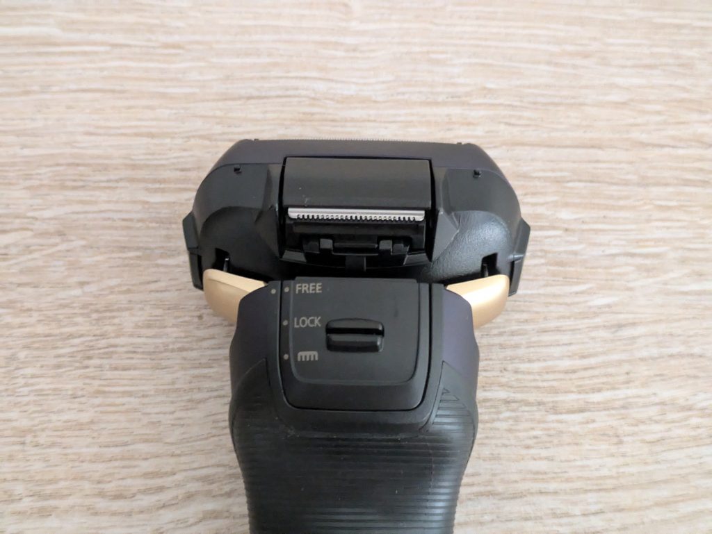 Panasonic ES-LV67A803 Rasierer von hinten in der Nahansicht