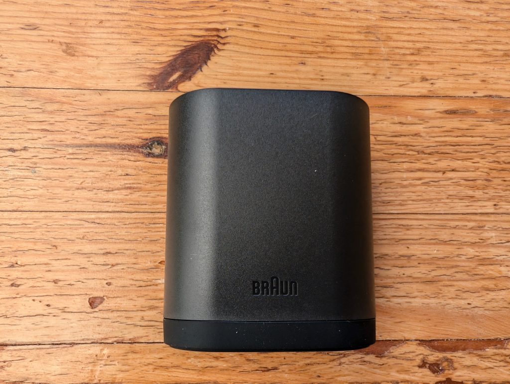 Hülle des Braun Series 9 Pro+ Rasierers von vorne