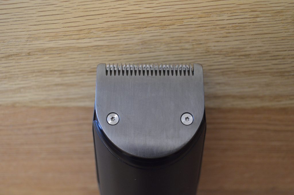Grundig MC 9030 Bartschneider Trimmklinge Detailansicht Hinten