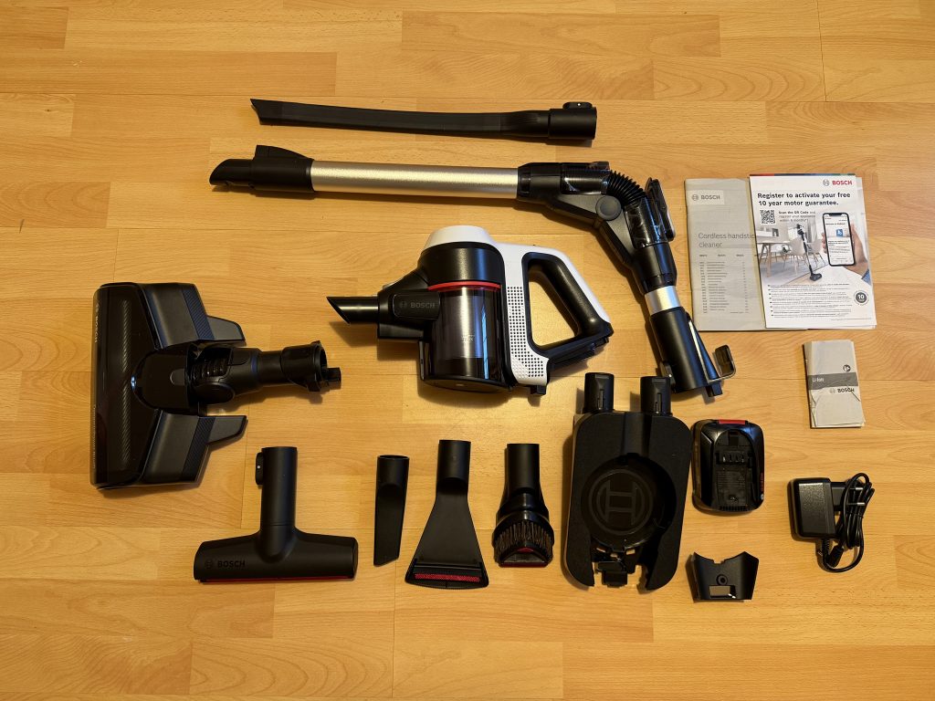 Bosch Unlimited 7 BSS711W Akku-Staubsauger ausgepackt 2