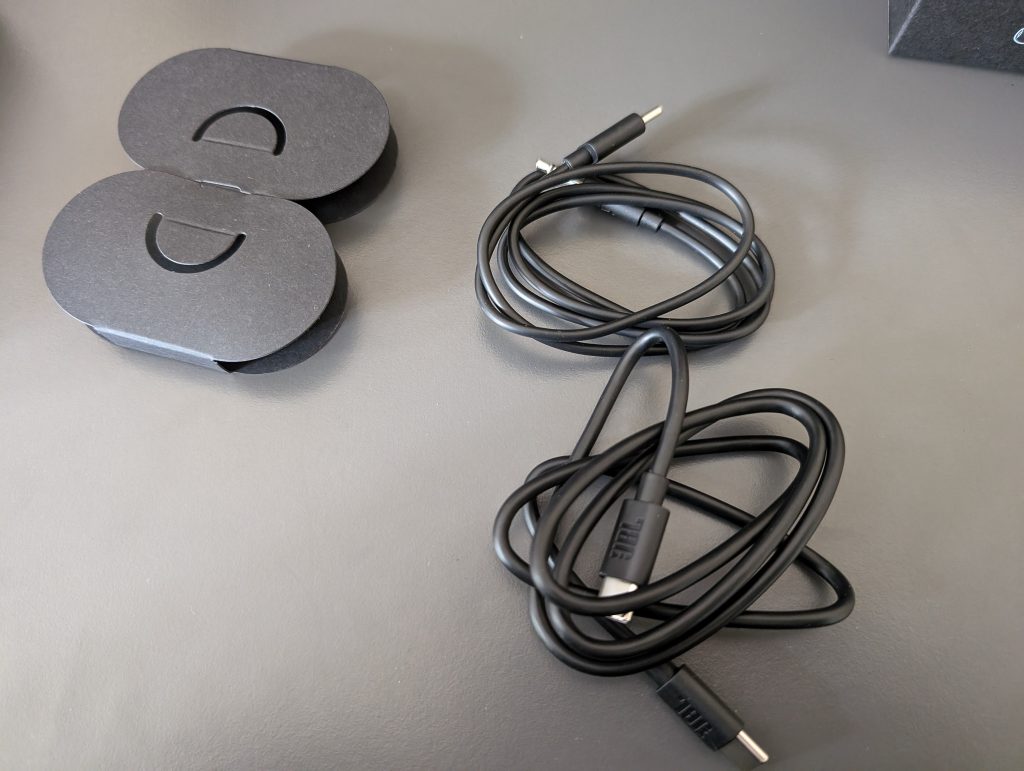 JBL Tour Pro 3 In-Ear-Bluetooth-Kopfhörer weitere Kabel