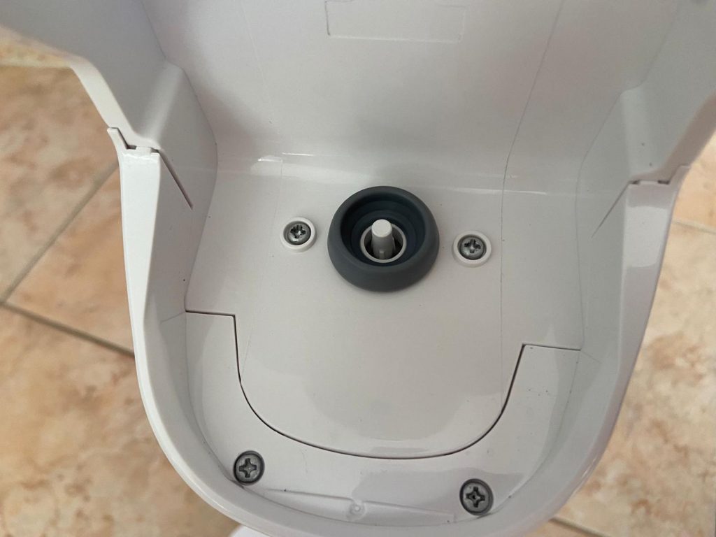 Leifheit Regulus Aqua PowerVac Pro 2.0 Saugwischer, Anschluss (2)