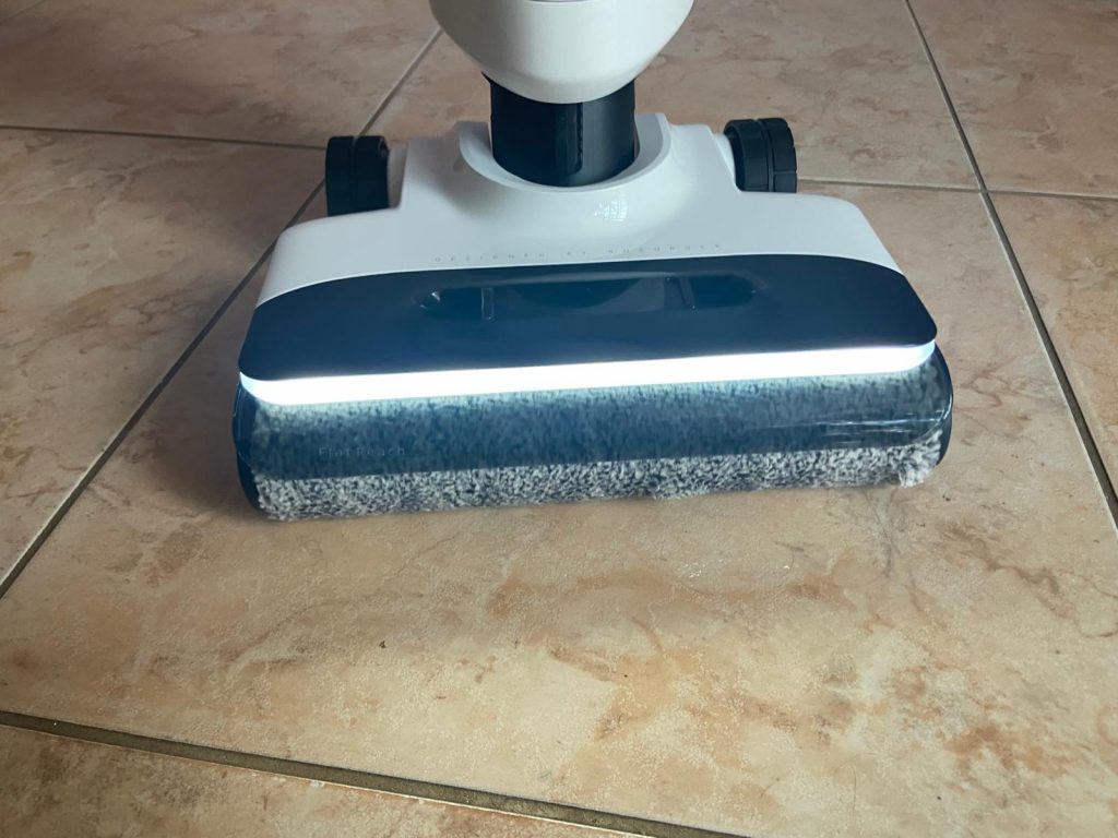 Licht des Roborock Flexi Pro Saugwischers