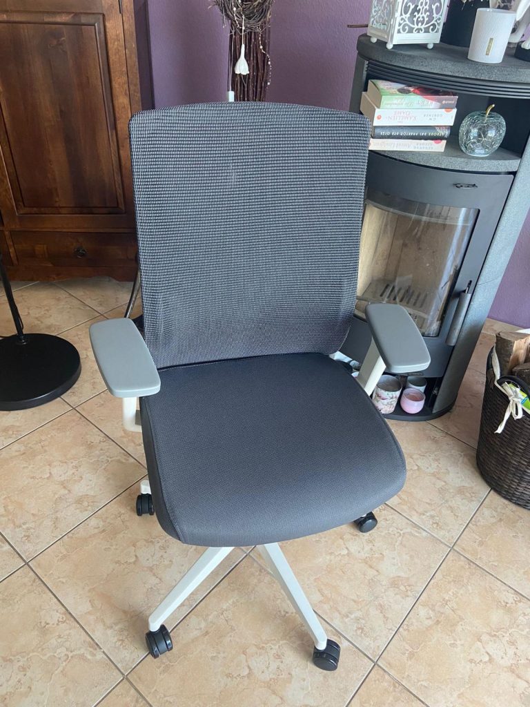 Ofinto Ergo Bürostuhl von vorne