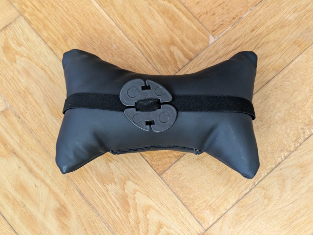 Rückseite des Kopfkissens des Robas Lund DX Racer 1.2 FD01 Bürostuhls