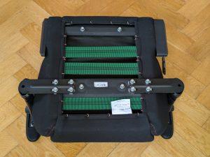 Sitzfläche des Robas Lund DX Racer 1.2 FD01 Bürostuhls von unten