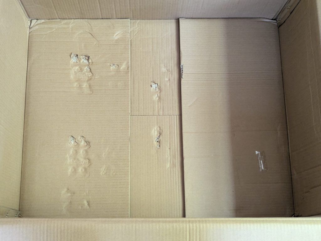 Verpackung des Robas Lund DX Racer 1.2 FD01 Bürostuhl geöffnet (5)