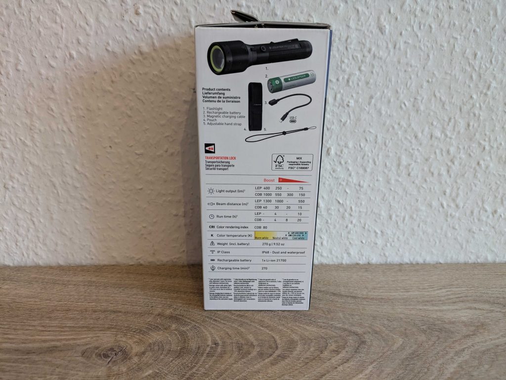 Verpackung der Ledlenser P9R Core LEP Taschenlampe von hinten