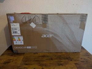 Verpackung des Acer VERO CB343CURD Monitors von vorne