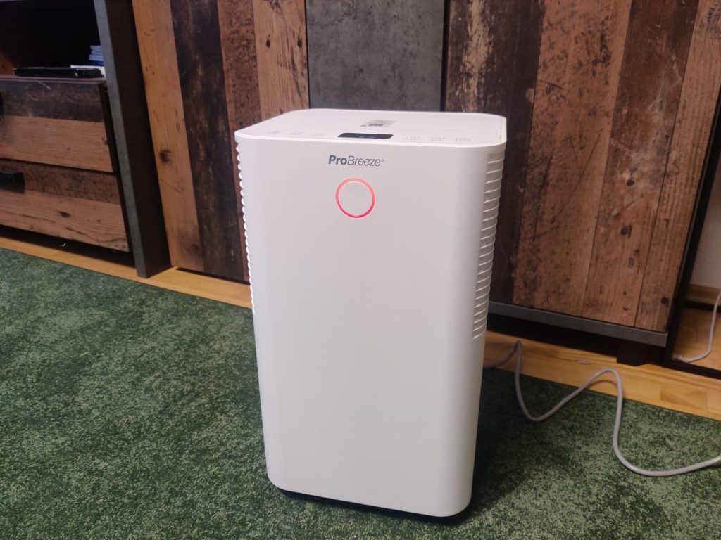 Pro Breeze PB-18 Luftentfeuchter im Betrieb