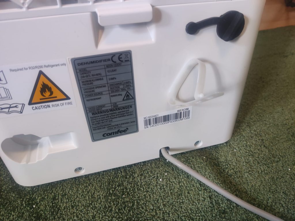 Comfee MDDN-12DEN7 Luftentfeuchter Kabel ausgewickelt