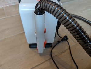 Uwant B200 SE Saugwischer Halterung mit eingestecktem Griff