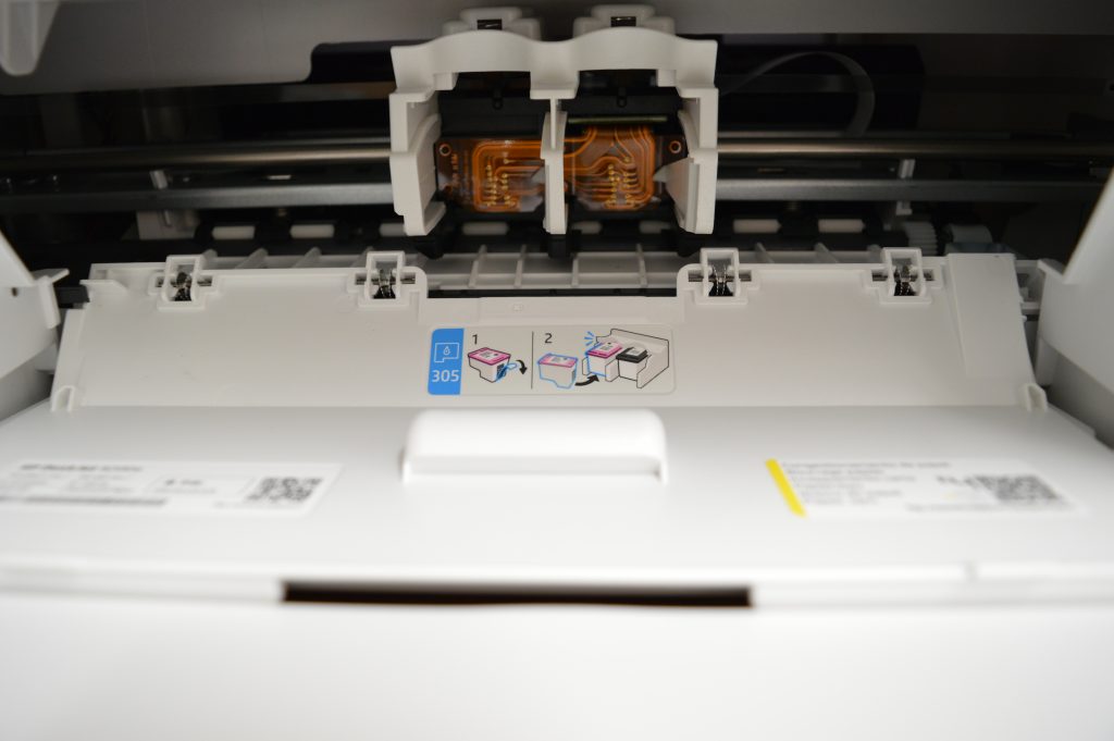 HP DeskJet 4220e Drucker geöffnete Klappe für Farbpatrone