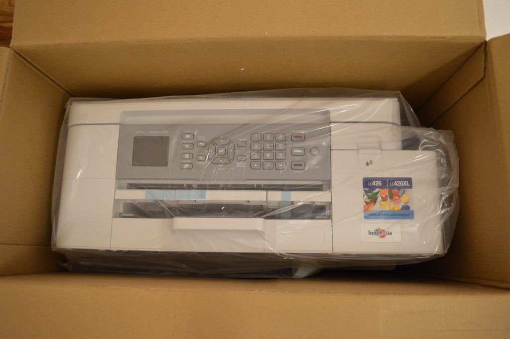 Brother MFC-J4340DW Drucker Verpackung geöffnet Ansicht