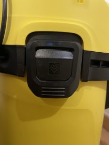 Kärcher WD 3 V-17/4/20 Nass-Trockensauger Behälterverrieglung von vorne