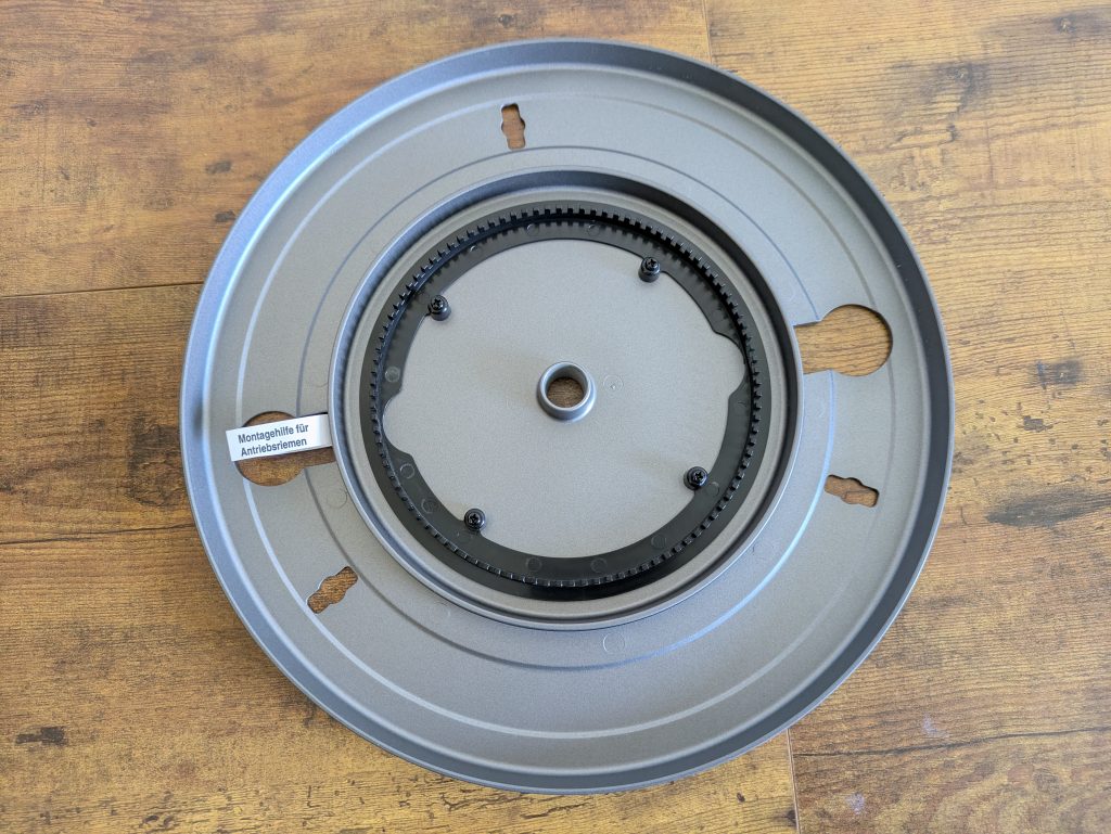 Plattenteller des Blaupunkt TT 200 TX WN Plattenspielers von unten
