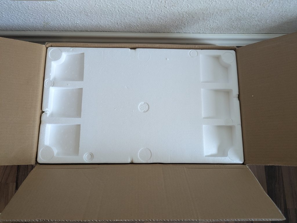 Verpackung der MERACH 2398P1 Vibrationsplatte geöffnet