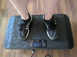 Sportstech sVibe Vibrationsplatte im Betrieb
