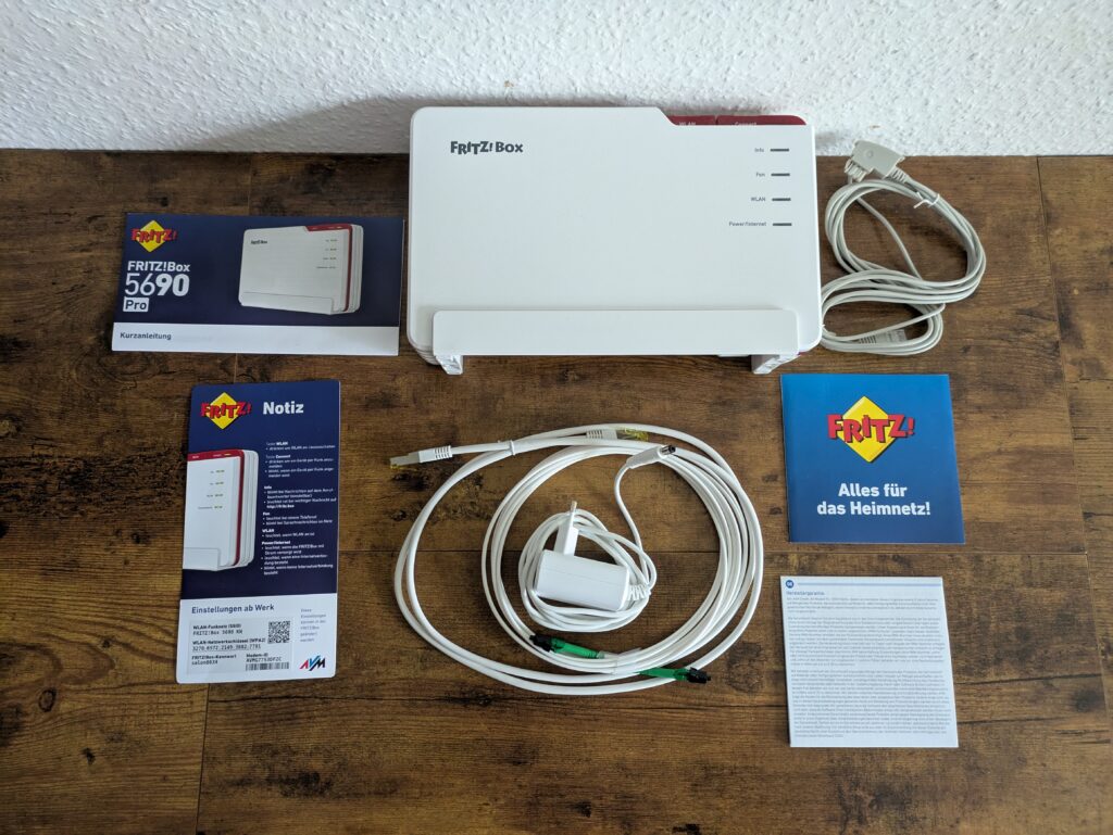 Lieferumfang des FRITZ!Box 5690 Pro Routers