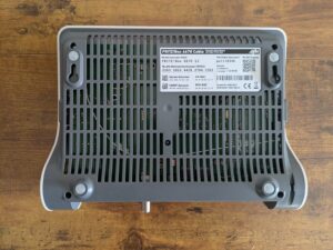FRITZ!Box 6670 Cable Router von unten