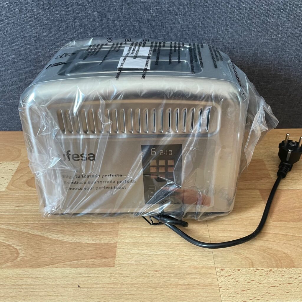 Ufesa Digital Future Toaster eingepackt