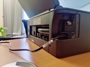Canon PIXMA TS705a Tintenstrahldrucker angeschlossen