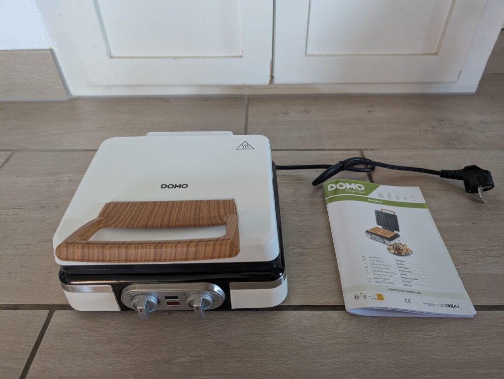 DOMO DO9280W Waffeleisen Lieferumfang