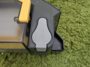 Venga VG RVC 3002 BK Wischroboter Deckel Wassertank geschlossen