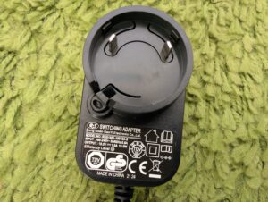 Venga VG RVC 3002 BK Wischroboter Stecker 1