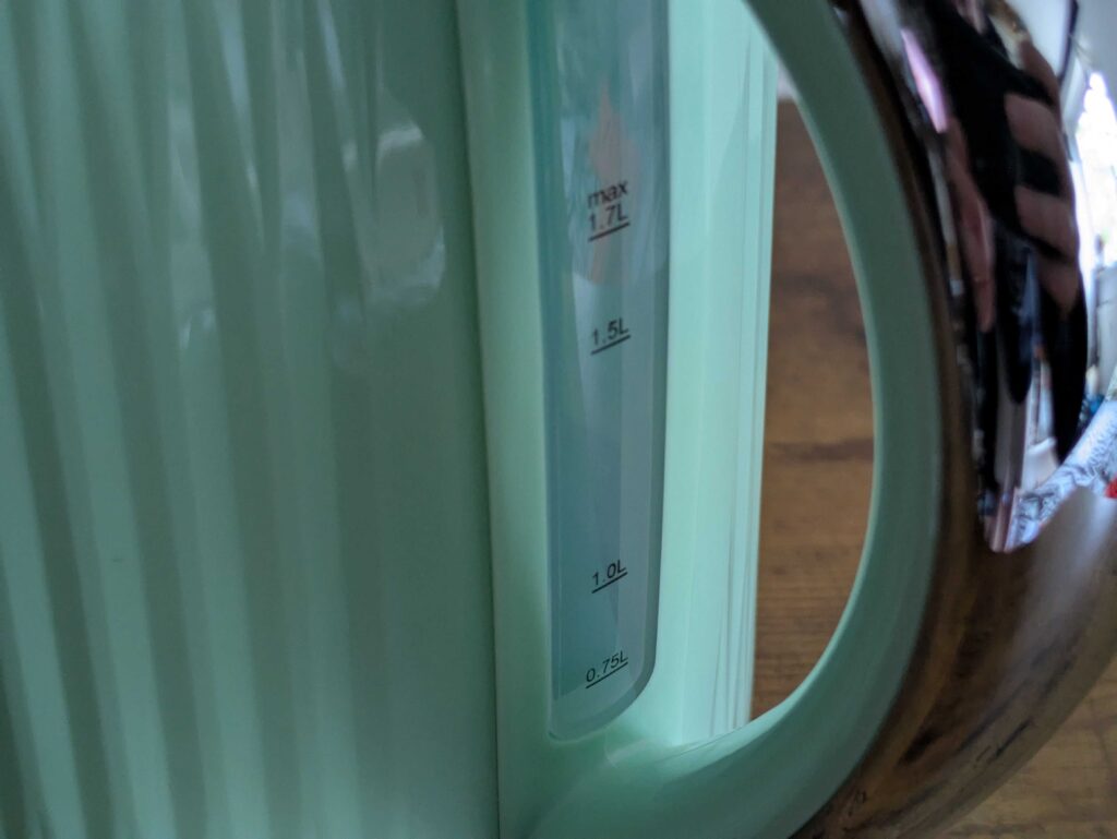 Skala des Russell Hobbs Eden Wasserkochers