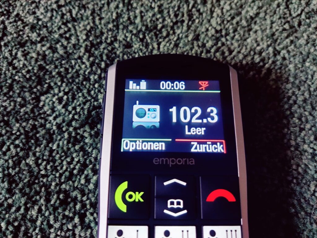 Emporia SIMPLICITY Seniorenhandy Radiofrequenz