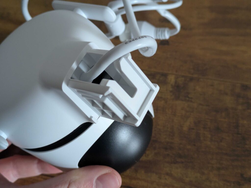 Tapo TP-Link C520WS Überwachungskamera von hinten (2)