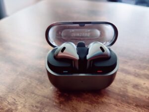 Samsung Galaxy Buds 3 In-Ear-Bluetooth-Kopfhörer Ladecase offen