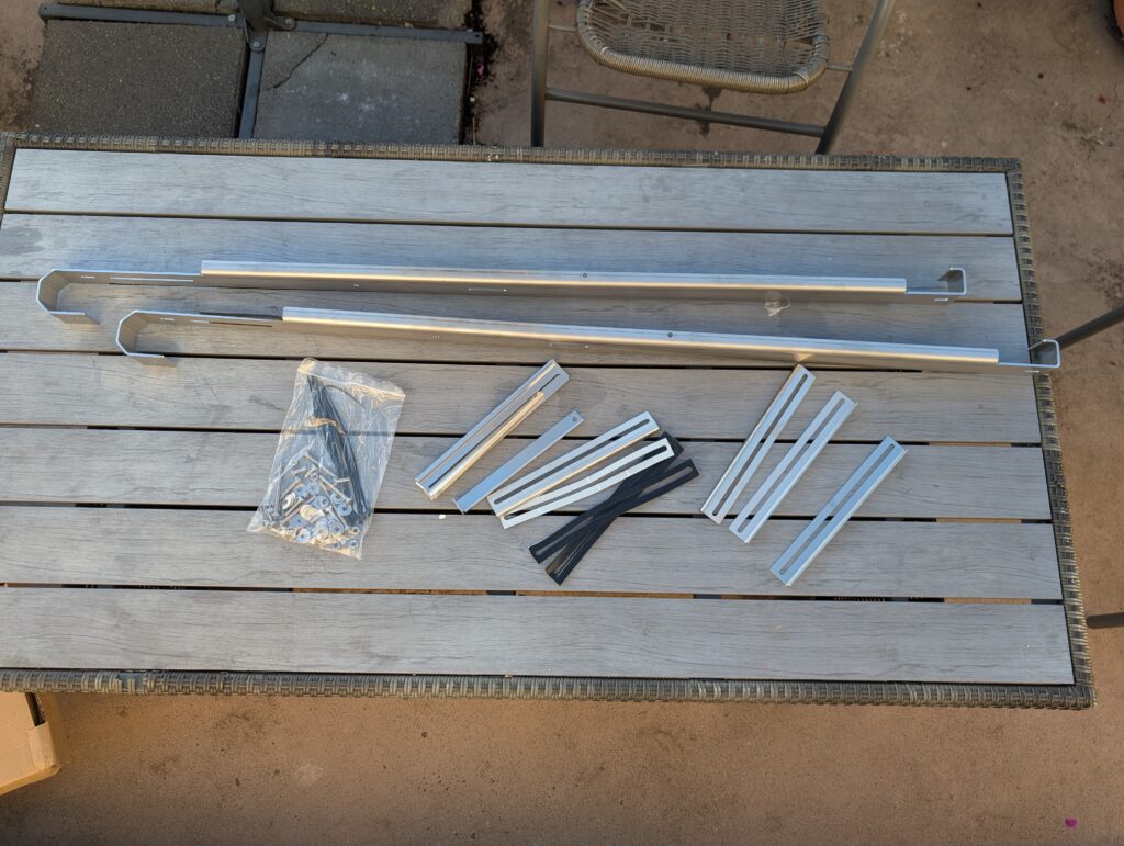 Montagematerial des Kleines Kraftwerk Balkonkraftwerks (3)