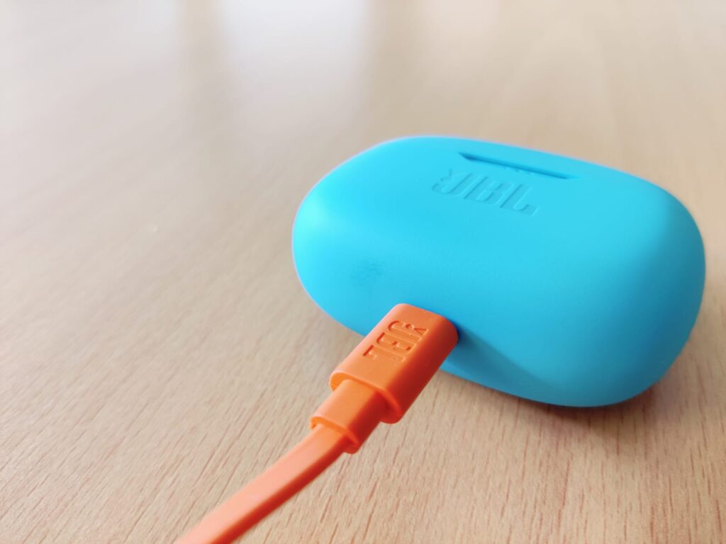 JBL Wave Beam 2 In-Ear-Kopfhörer Ladecase mit Ladekabel