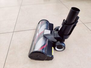 Rowenta RH9B36 X-Force Flex 14.80 Akku-Staubsauger Mini-LED-Turbobürste von der Seite