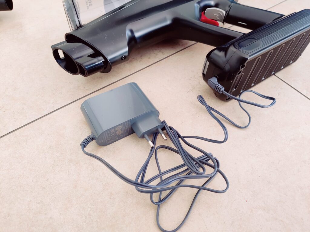 Rowenta RH9B36 X-Force Flex 14.80 Akku-Staubsauger mit Ladekabel/Netzteil