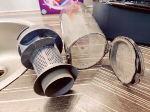 Rowenta RH9B36 X-Force Flex 14.80 Akku-Staubsauger Staubbehälter nach Betrieb