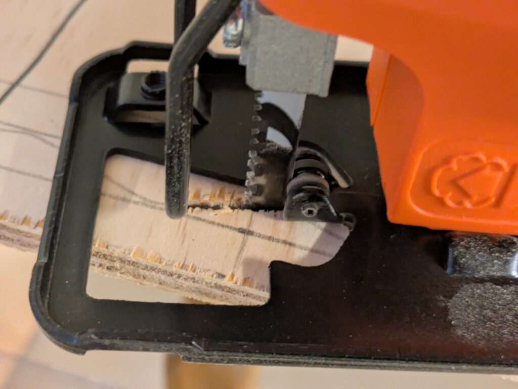 BLACK+DECKER KS501-QS Stichsäge im Einsatz